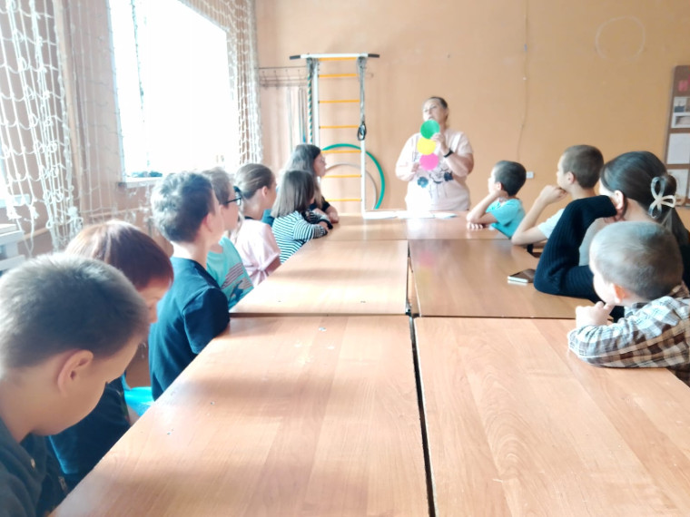 В нашем пришкольном лагере «Солнышко» сегодня прошел день, посвященный правилам дорожного движения..